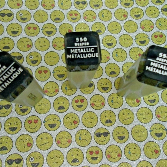 Lot of 3 Covergirl  Metallic Lipstick #550 Deeper - Picture 3 of 3